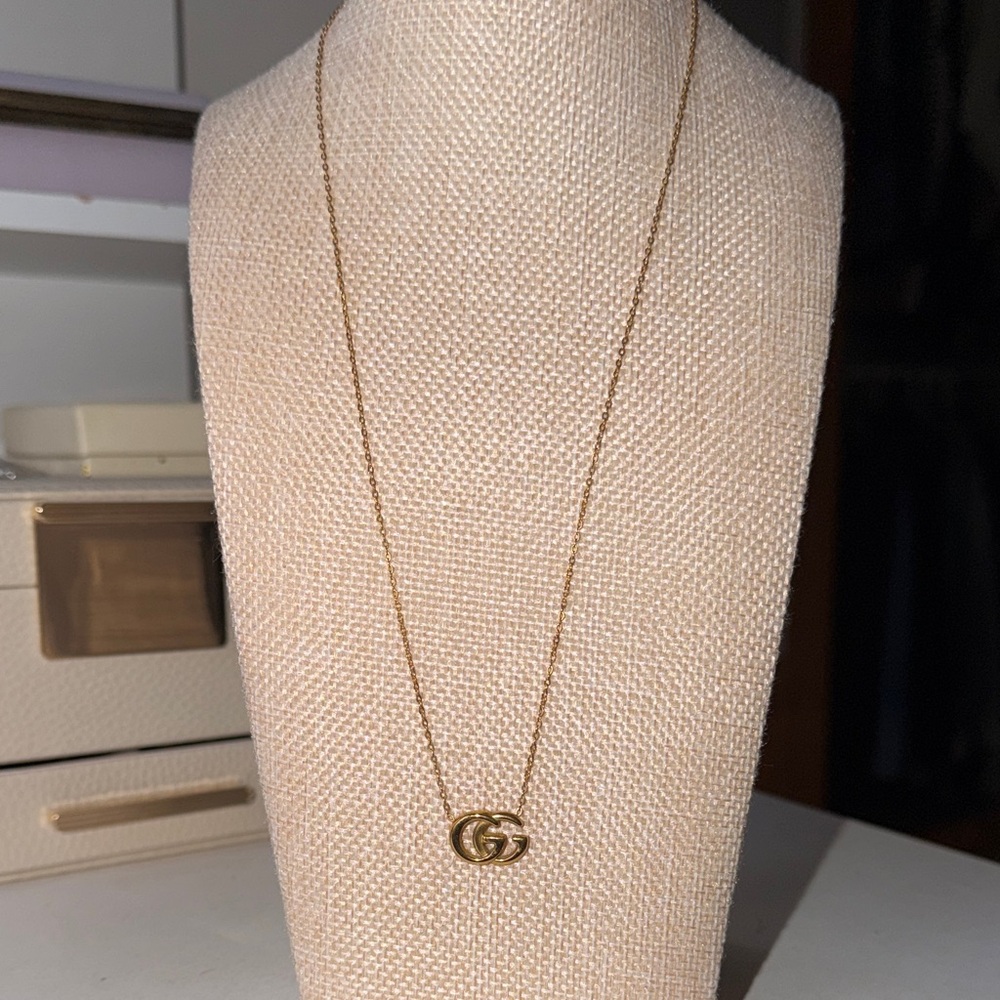 Gucci Gold Double G Pendant Necklace - Picture 5 of 6